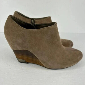 Vince Camuto wedge booties suede  leather 8M *flaw